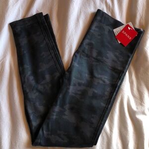 SALE🇺🇸 New. Tags. Spanx. look at me now leggings.